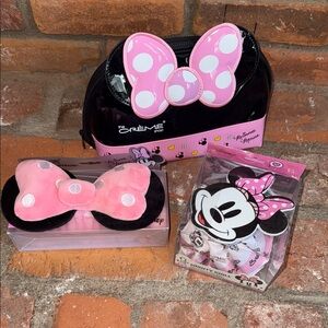 Disney Minnie Mouse Pink and White Cooling Pack